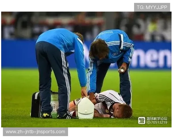足球频道：伤病迷宫中的运动医学突围战